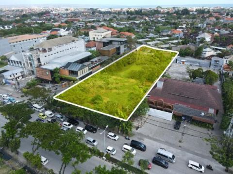 Tanah di Lokasi Strategis Jalan Utama Sunset Road, Seminyak