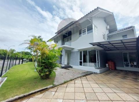 Disewakan Rumah 2 Lantai Di Bukit Indah Sukajadi Boulevard