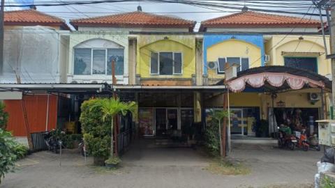 Suitable for Business! Shophouse at Jimbaran Area With Good Access, Close to Public Facilities and Garuda Wisnu Kencana Cultural Park