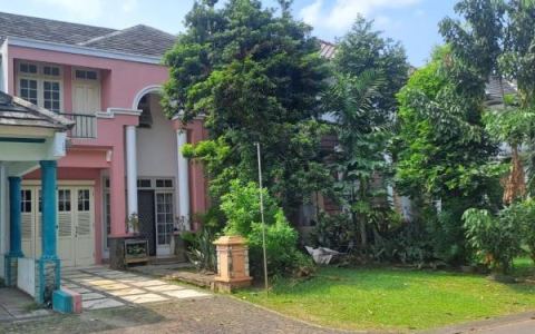 Rumah Klasik 2 Lantai di Kota Wisata Cibubur