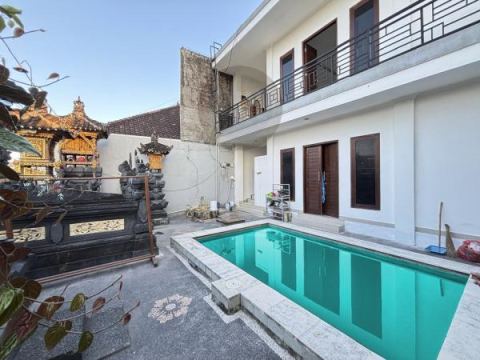 4 bedrooms villa for rent at Berawa area, strategic location, well maintain, only 1,5 km to Atlas Beach Club   
