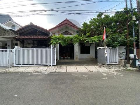 Dijual Rumah Strategis di Galaxy Bekasi 