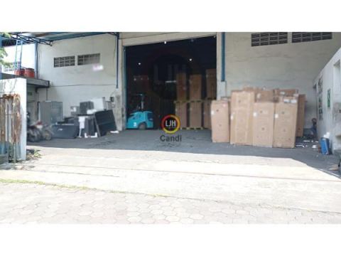Gudang di Kawasan Industri Gatot Subroto Semarang
