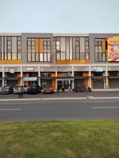 Ruko New Westfield 3 lantai full furnished Siap Pakai, Bisa KPR, Area Parkir Luas dan Tidak Berbayar, Cocok Untuk Kantor, Klinik, Kuliner Grand Wisata Bekasi