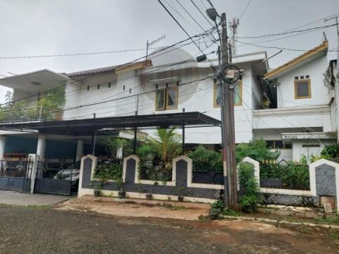 Dijual Rumah Luas Semi Furnish di Jatibening Bekasi 