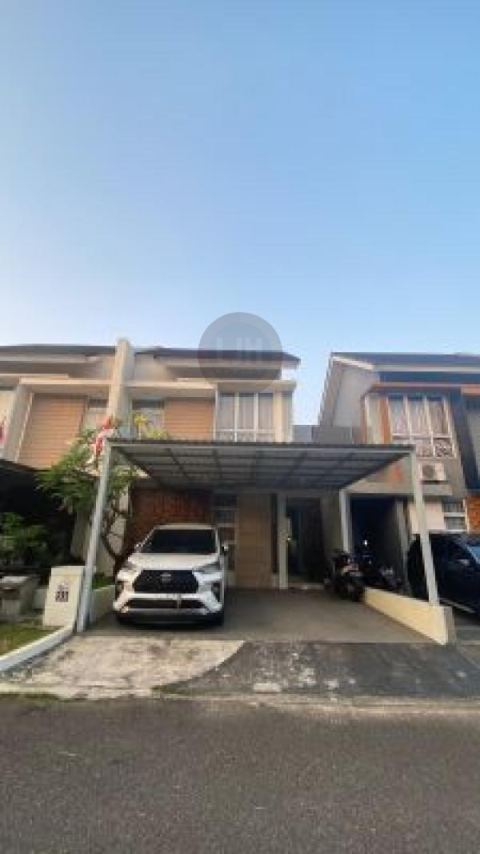  Rumah Grand Wisata, 2 Lantai Dalam Cluster, Kamar Tidur 3+1, Kondisi Sangat Terawat, Siap Huni, SHM, Bisa Cash/KPR, Grand Wisata Bekasi