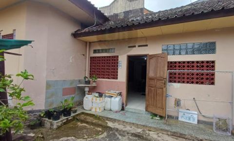 3 Bedrooms House at Tabanan Area, Good Access Located In Residential Area, Ideal For a Family Residence