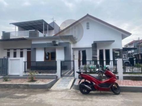  Rumah 2 Lantai Luas Tanah 268m2, 4+1 Kamar Tidur, Dalam Komplek Keamanan 24jam, Siap Huni, Cocok di Jaidikan Hunian/Kantor, di Antapani Bandung