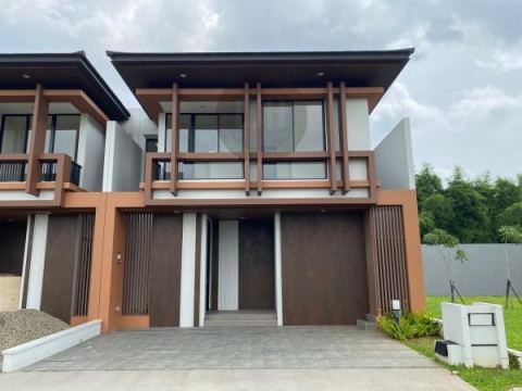Rumah bagus dijual kawasan suvarna sutra sindang jaya Pasar kemis