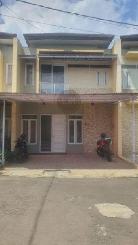 Rumah 2 Lantai, Luas Bangunan 115m2, 3+1 Kamar Tidur, Dalam Cluster One Gate Security system, Antapani Bandung