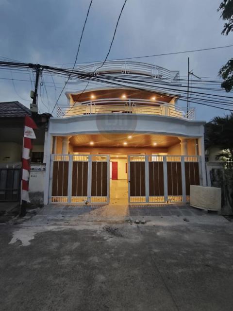 Dijual Rumah Luas 2 Lantai di Rawalumbu Bekasi 