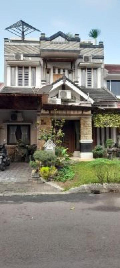 Rumah Siap Huni 2 Lantai 4 Kamar Tidur Furnished, Akses Tol, Bebas Banjir, Dekat Mall, Harga 1M an di Grand Wisata Tambun Bekasi