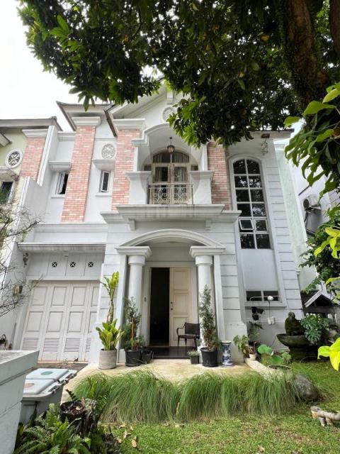 Rumah 2 Lantai Renovasi Full Furnished di Cluster Alexandrite, Depan Mall SMS Gading Serpong”