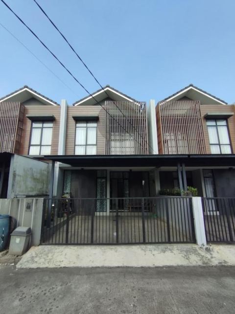 Cluster 2 Lantai Minimalis di Grand Residence City Setu Bekasi 