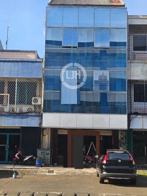 Ruko Strategis di Gading Kirana Timur (C0524)