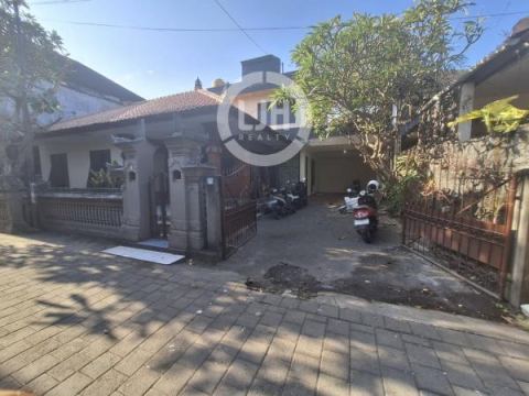 7 bedrooms house for rent at Panjer, Denpasar, strategic location, close to Renon area
