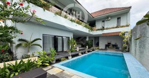 Price Reduced!  7 bedrooms villa for sale at Berawa, Canggu, strategic location, well maintained, close to Atlas Beach Club