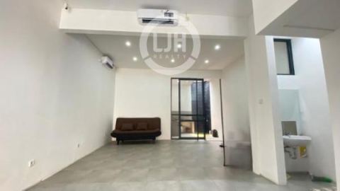 Ruko, Rukan, Ruang Usaha Rumah Siap Pakai 2 Lantai, Kamar Tidur 4, Bebas Parkir, Bebas Banjir, Keamanan 24 Jam, Akses Tol Tambun Dekat Mall di Garden Hous Grand Wisata