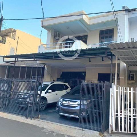 Rumah Asri dan Nyaman untuk Keluarga di Janur Kuning, Kelapa Gading