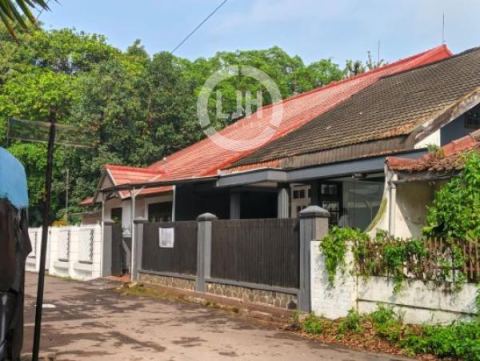 Rumah 2 Lantai Luas 210m2, 3+1 kamar Tidur Cocok dijadikan Hunian/Kantor Dalam Kompelek Lokasi Strategis Dekat Fasilitas Umum Rumah Sakit, Sekolah, Pintu Tol Buah Batu, Mall, Universitas di Buah Batu