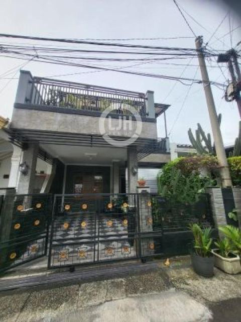 Rumah 2 Lantai, Luas 120m2, 4 Kamar Tidur, Cocok Dijadikan Hunian/Kantor, Semi Furnished Siap Huni, Dalam Komplek Keamanan 24 Jam, di Antapani Bandung
