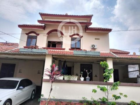 Rumah gandeng dijual cluster taman ubud indah lippi karawaci tangerang