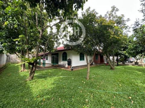 Disewakan Murah Rumah Halaman Luas di Bojongsari Depok