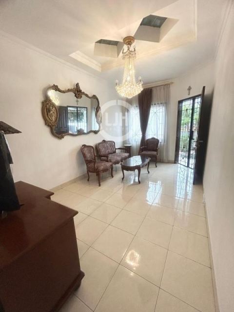 Rumah Cantik Siap Huni di Raffles Hills, Cibubur.