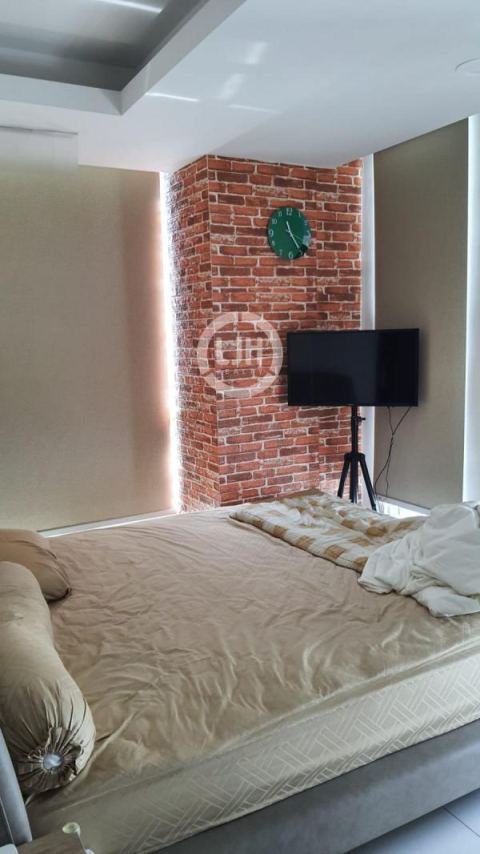 Apartemen View Swimming Pool di Kensington Royal Suites, Kelapa Gading, Jakarta Utara