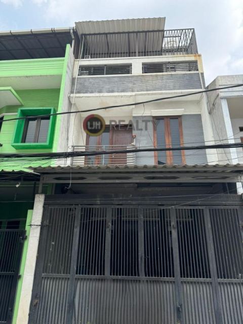 Rumah Tomang, Jakarta Barat Layout bagus 3 lt bebas banjir