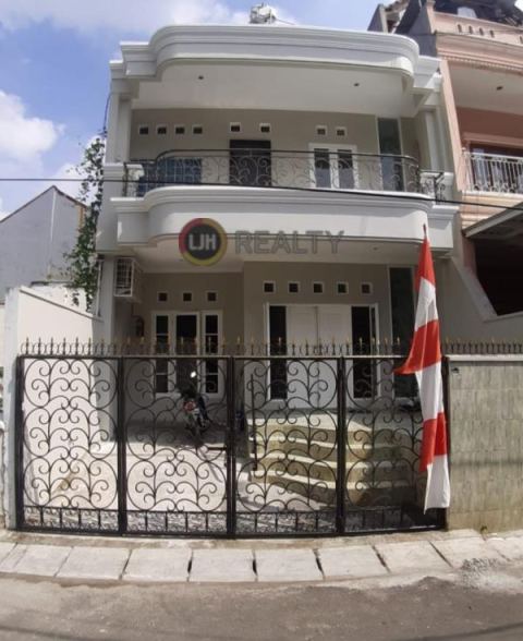 Jual Cepat Rumah di BCS Kelapa Gading Jakarta Utara