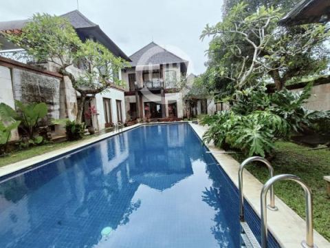 5 bedrooms villa for sale at Pejeng Kelod, Gianyar, strategic location, close to Ubud area