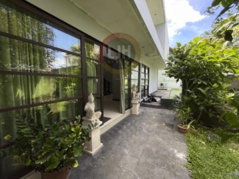 4 bedrooms villa for sale at Kerobokan, Kuta Utara, strategic location, close to Seminyak and Canggu area