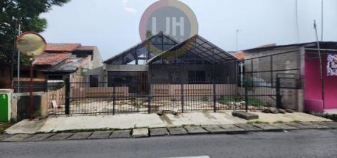 Dijual Rumah Ex Kafe di Ciracas Jakarta 
