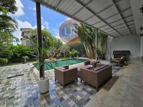 Dijual Villa di Buduk Tumbak Bayuh Canggu Bali