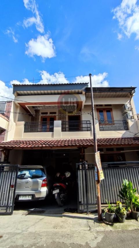 Dijual Rumah 2 Lantai di Harapan Baru Bekasi 