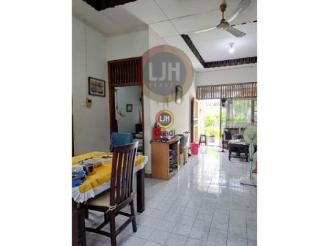 Rumah di Mugas Barat Semarang