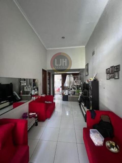Rumah 1 Lantai Luas 93m2, 2 Kamar Tidur, Siap Huni dalam Komplek One Gate Security System, Keamanan 24 Jam, 2,4 KM dari Pintu Tol Buah Batu, Bojongsoang Bandung