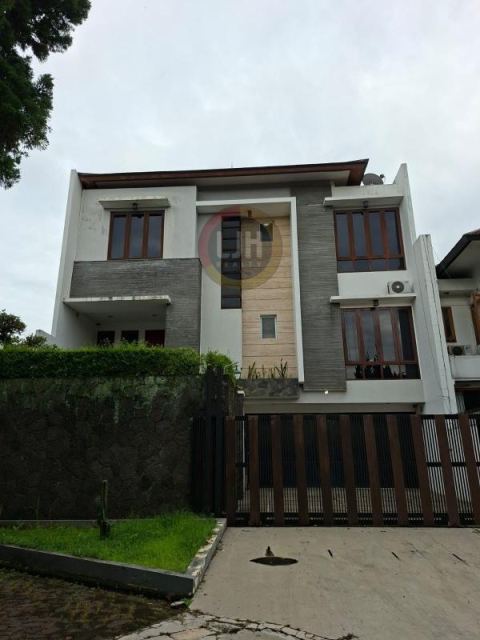 Rumah Dijual di Setra Duta Kencana, Kawasan Elit Bandung 