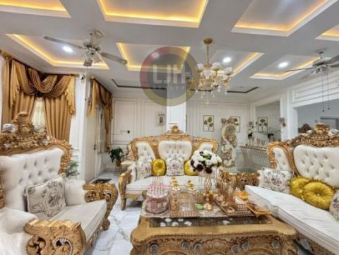 Rumah Grand Wisata 3 Lantai, 6 Kamar Tidur, Full Furnished, 100m dari Mall Living World, Akses Langsung Tol Tambun Grand Wisata Bekasi