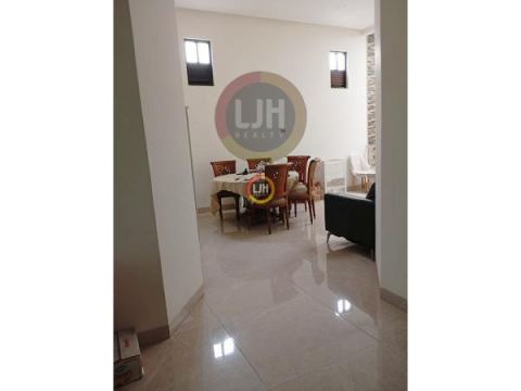 Rumah di Kanfer Raya Banyumanik Semarang
