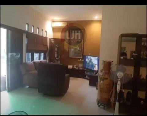 Rumah 2 Lantai Luas 110m2, 3 Kamar Tidur, Siap Huni, dalam Komplek Keamanan 24 Jam, Fasilitas Komplek Taman Bermain, masjid, 2,1 KM dari Pintu Tol Jatiasih, Jatiasih Bekasi