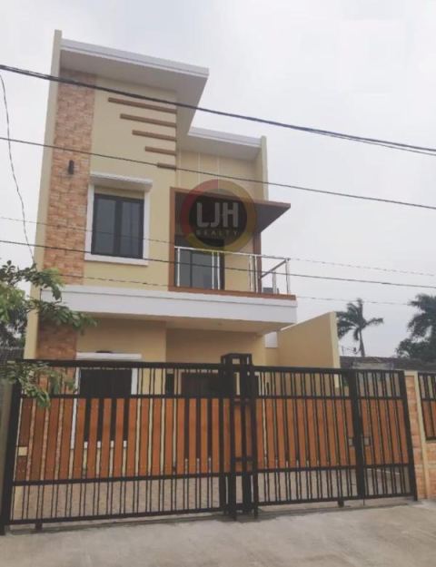 Unit Terbatas! Rumah 2 Lantai di Serdang Asri  dengan Harga Menarik