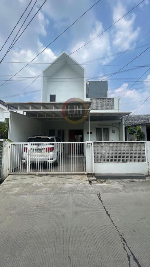 Rumah Bagus 2 Lantai di Megapolitan Cinere, dekat   Tol Krukut