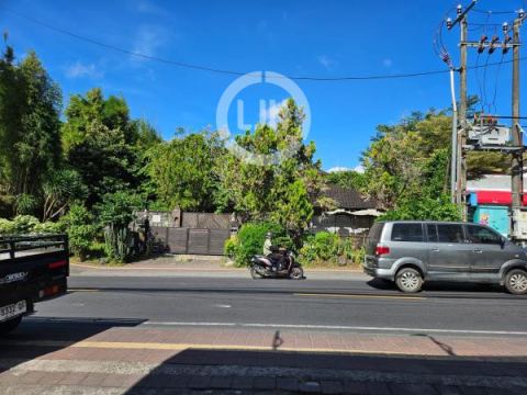 Dijual Tanah di Jalan Raya Uluwatu, Badung Bali