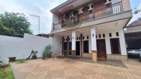 Rumah Jati Asih, 2 Lantai, Kamar 5+1, Luas 584m2, SHM, 3 KM dari Tol Jati Asih, Kota Bekasi