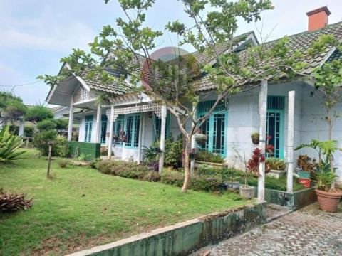 Dijual Villa Palem Garden Puncak Bogor Lingkungan Asri Ada Taman Depan 