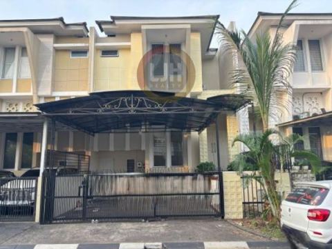 Rumah Grand Wisata Split Level 3+1 Kamar Tidur, Semi Furnished, Fasilitas Kolam Renang, Taman, Jogging Track, 550m dari Mall Living World Grand Wisata Bekasi