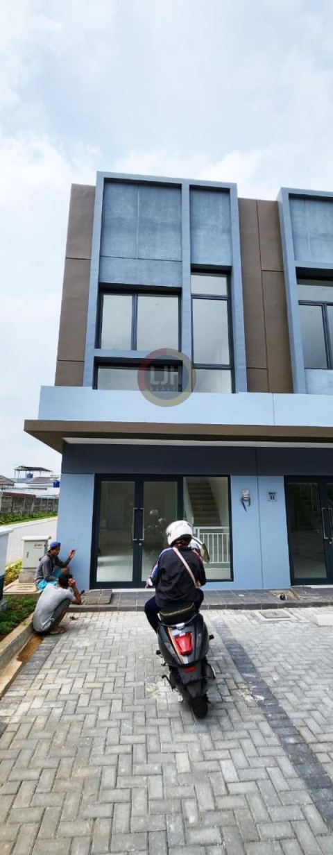 Disewakan Ruko Avenix 2 Lantai, Hoek di BSD City Dekat Universitas Atmajaya 