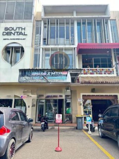 Ruko Grand Wisata 2,5 Lantai, Siap Pakai, Cocok untuk Kantor, tempat Kuliner, salon, apotik, Akses Langsung Tol Tambun Grand Wisata